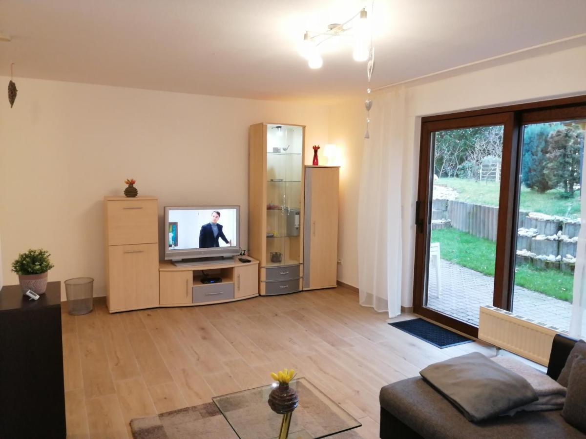 Ebenerdige Ferienwohnung Mit Grosser Terrasse In Der Naehe Des Waldes, Zum Wohlfuehlen Schoneck Exterior foto