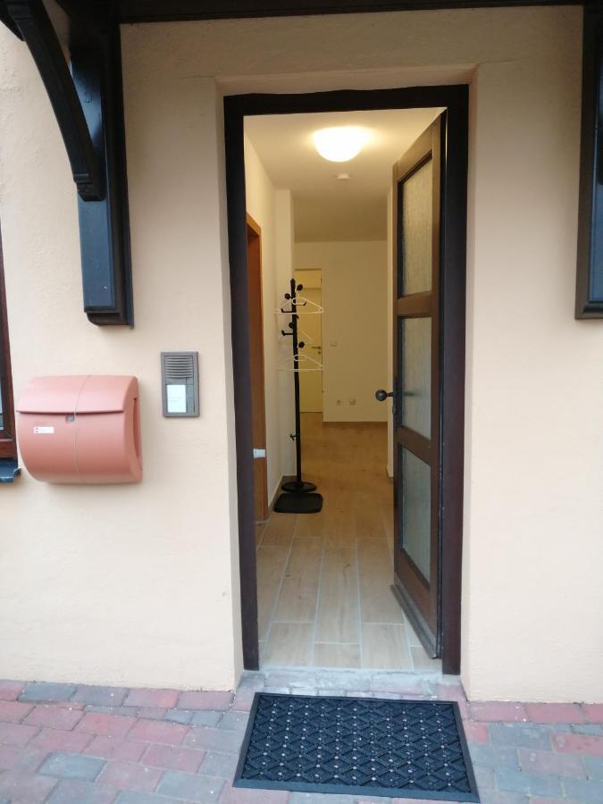 Ebenerdige Ferienwohnung Mit Grosser Terrasse In Der Naehe Des Waldes, Zum Wohlfuehlen Schoneck Exterior foto