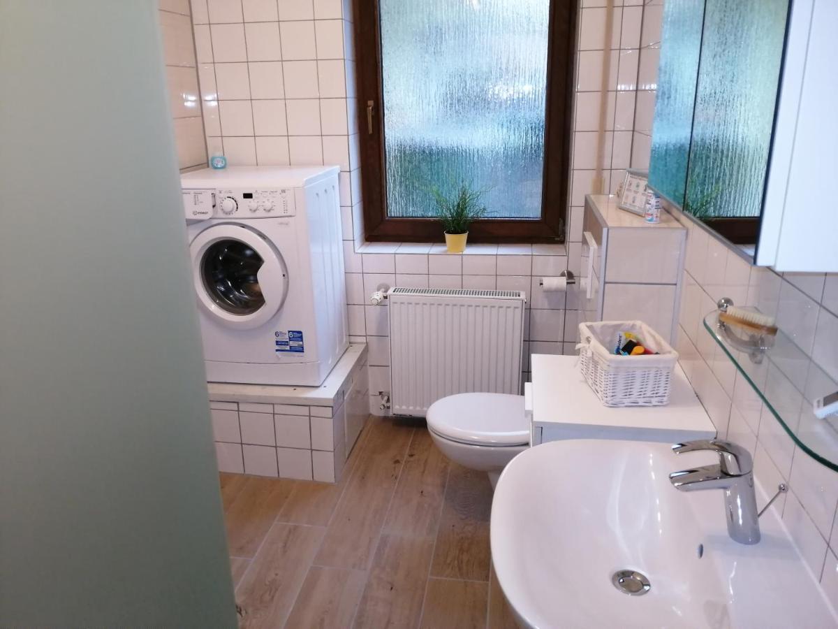 Ebenerdige Ferienwohnung Mit Grosser Terrasse In Der Naehe Des Waldes, Zum Wohlfuehlen Schoneck Exterior foto